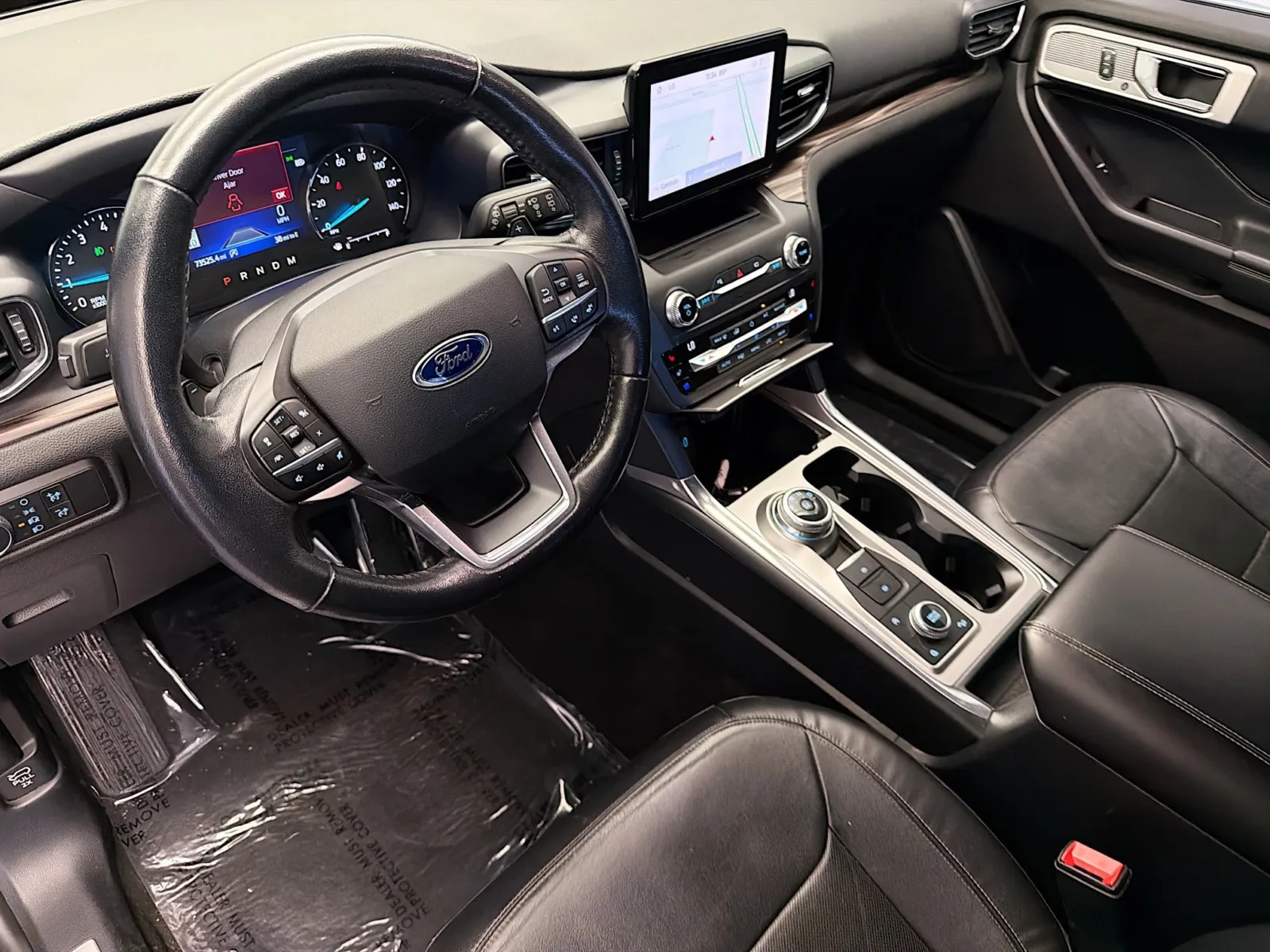 Ford Explorer photo 7