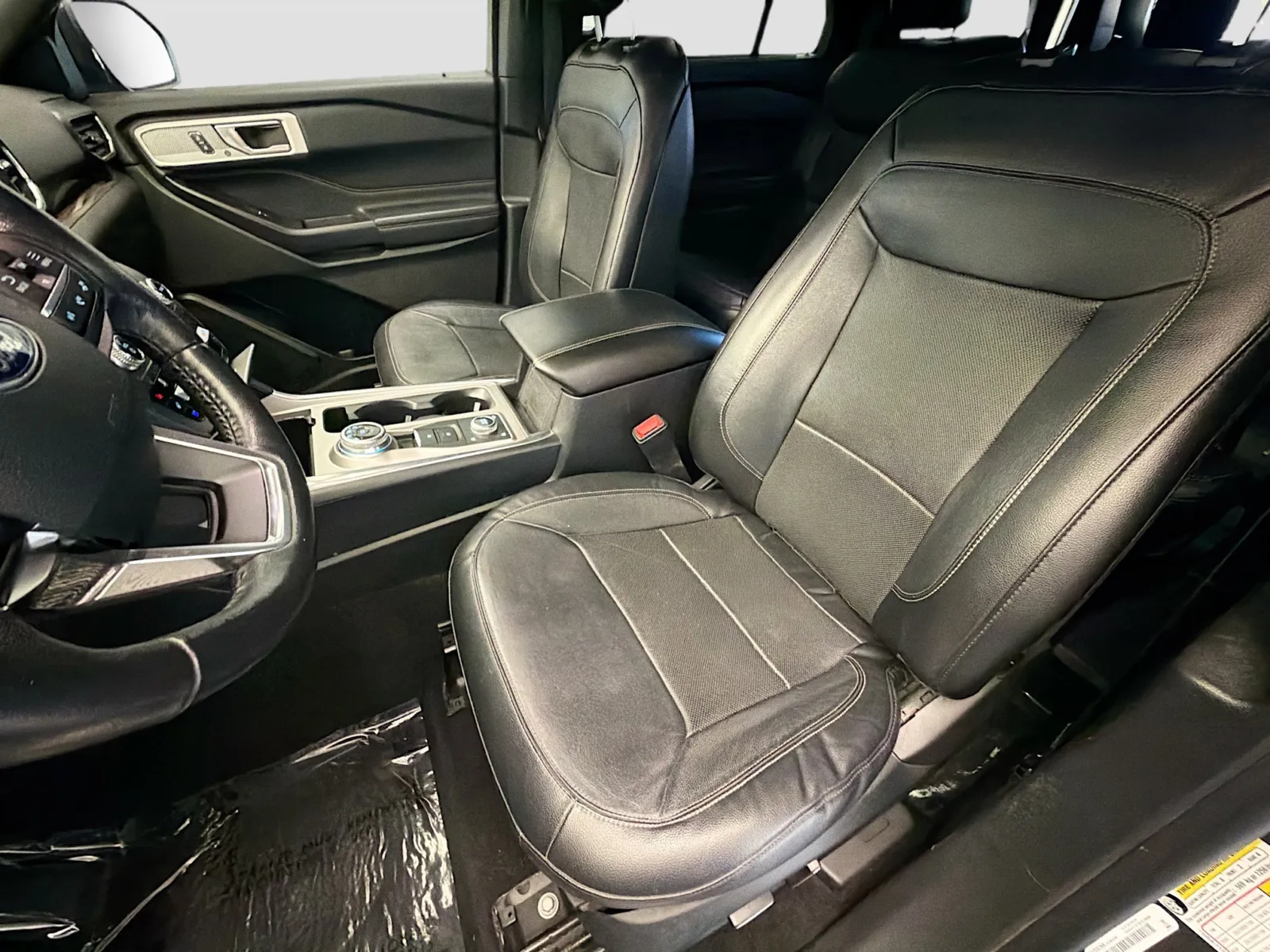 Ford Explorer photo 12