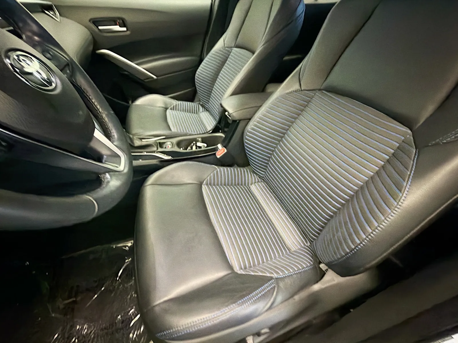 Toyota Corolla Cross photo 11