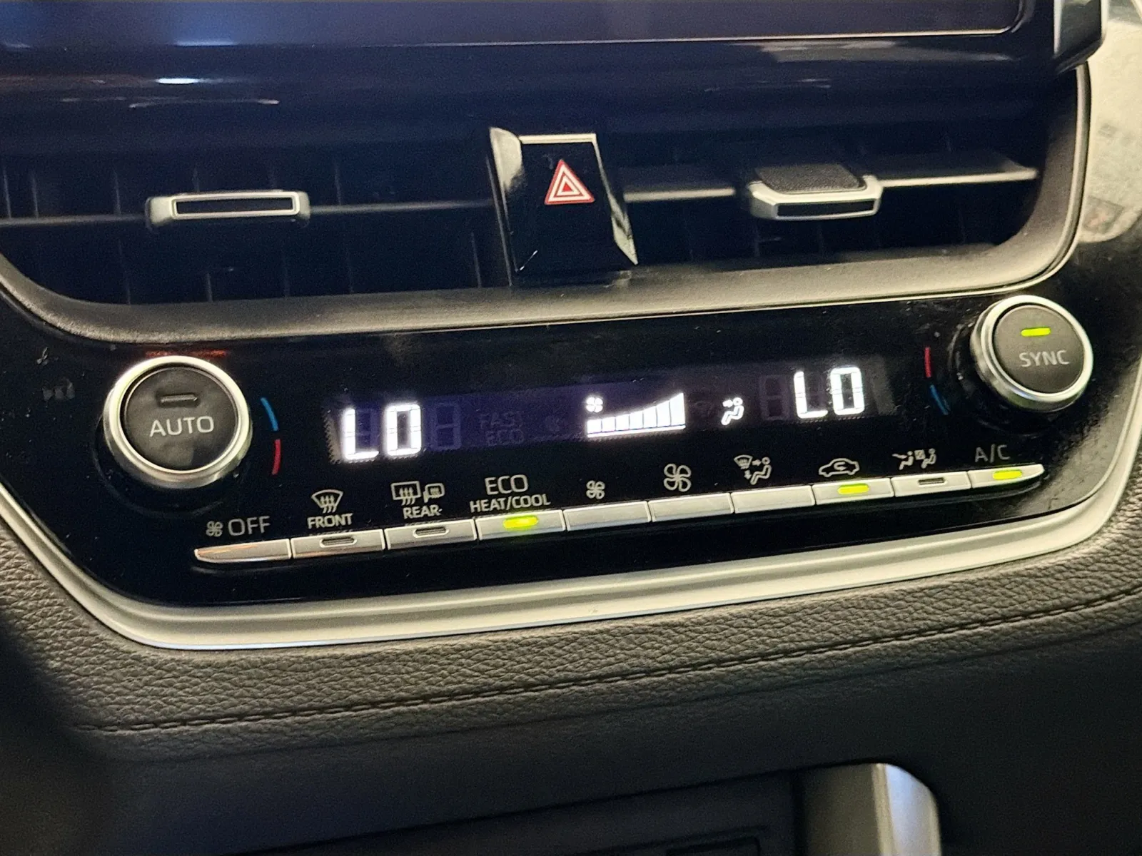 Toyota Corolla Cross photo 10