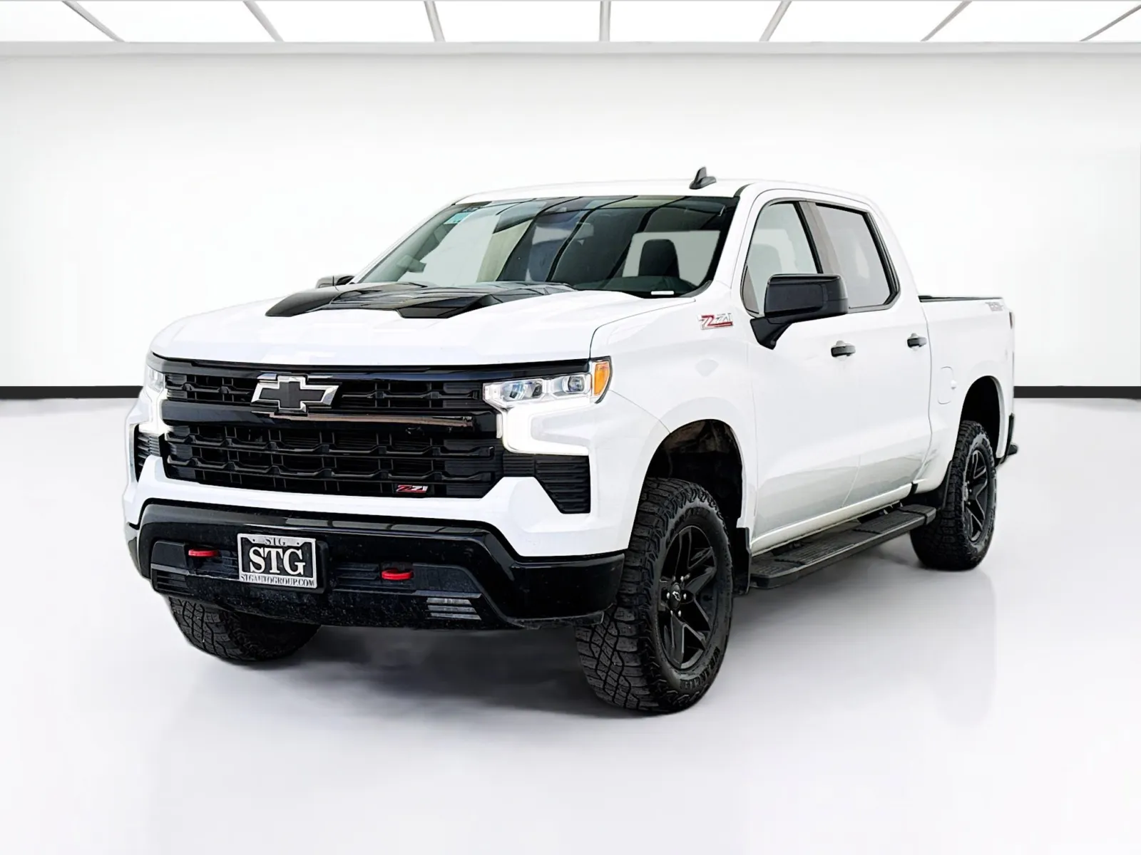 White 2024 Chevrolet Silverado 1500 LT Trail Boss for sale in Montclair, CA