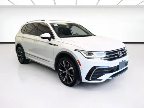 Another view of 2022 Volkswagen Tiguan 2.0T SEL R-Line for sale in Montclair, CA at STG Montclair