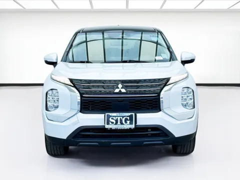 Photos of 2022 Mitsubishi Outlander ES for sale in Montclair, CA at STG Montclair