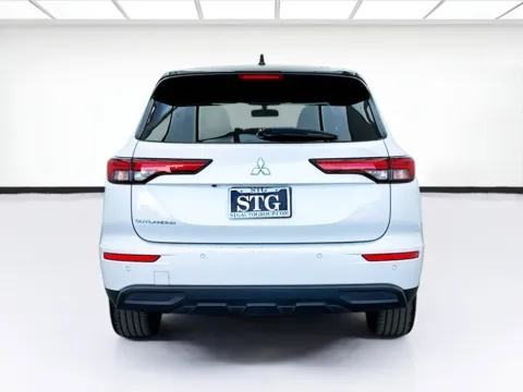 More photos of 2022 Mitsubishi Outlander ES at STG Montclair, CA