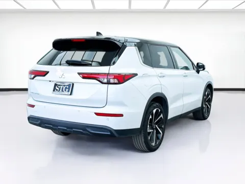 More photos of 2022 Mitsubishi Outlander ES at STG Montclair, CA