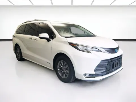 Another view of 2021 Toyota Sienna XLE 7 Passenger for sale in Montclair, CA at STG Montclair