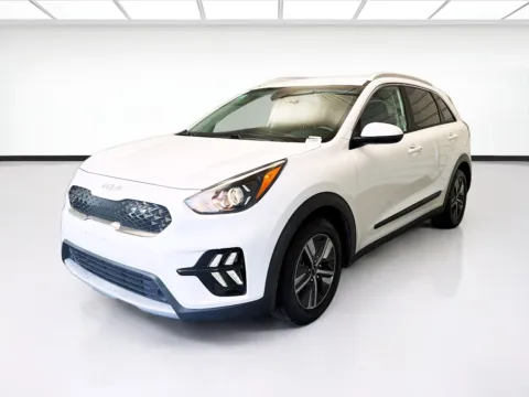 White 2022 Kia Niro LXS for sale in Montclair, CA