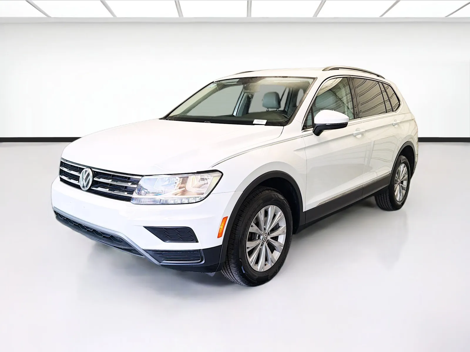 White 2018 Volkswagen Tiguan 2.0T SE for sale in Montclair, CA