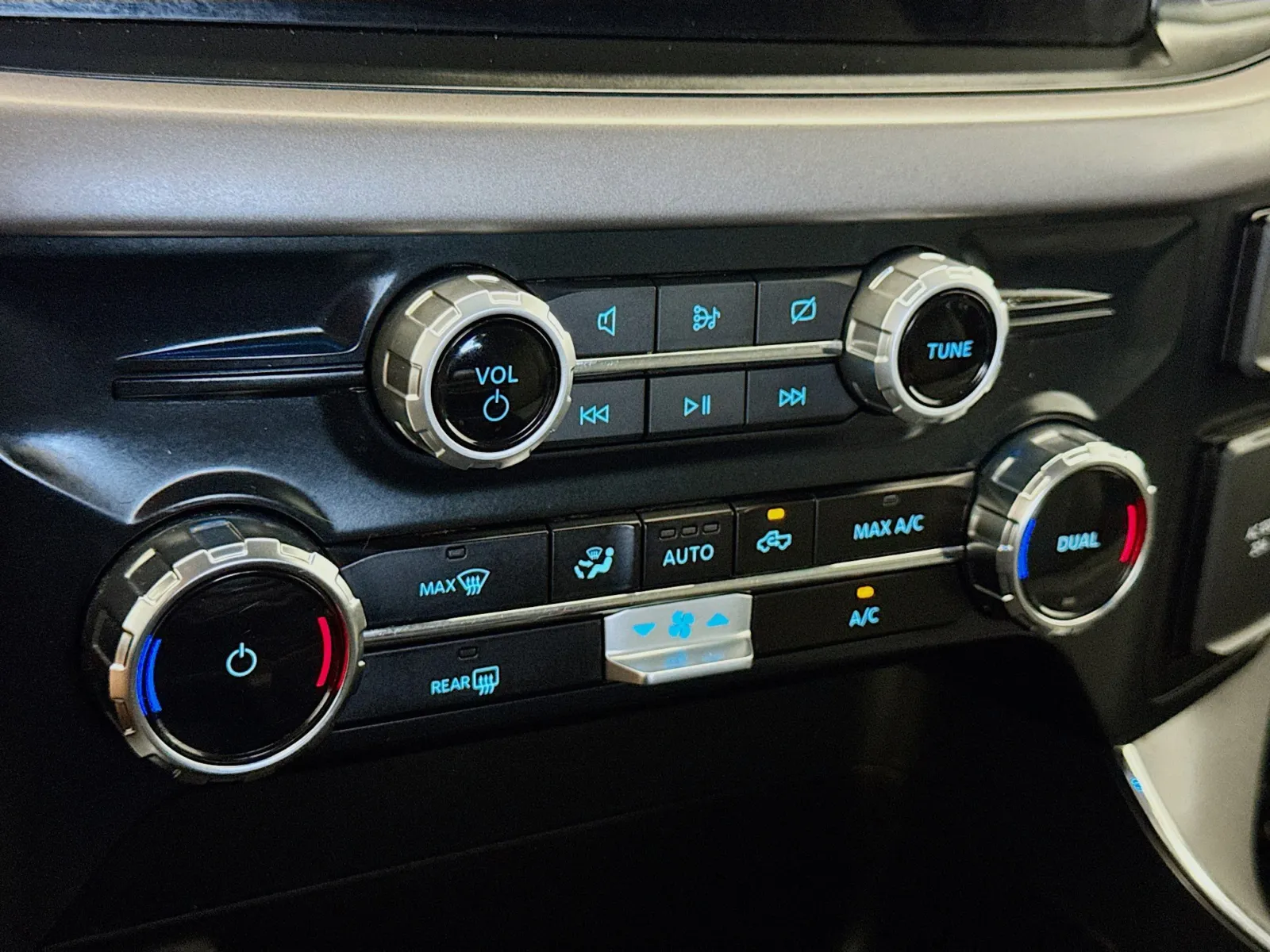 Ford F-150 photo 12