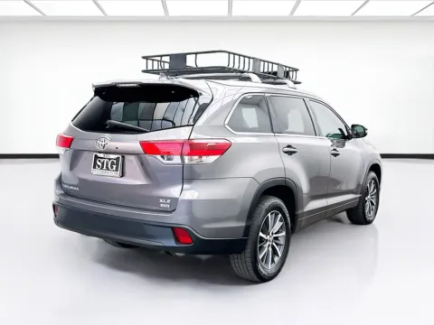 More photos of 2018 Toyota Highlander XLE at STG Montclair, CA