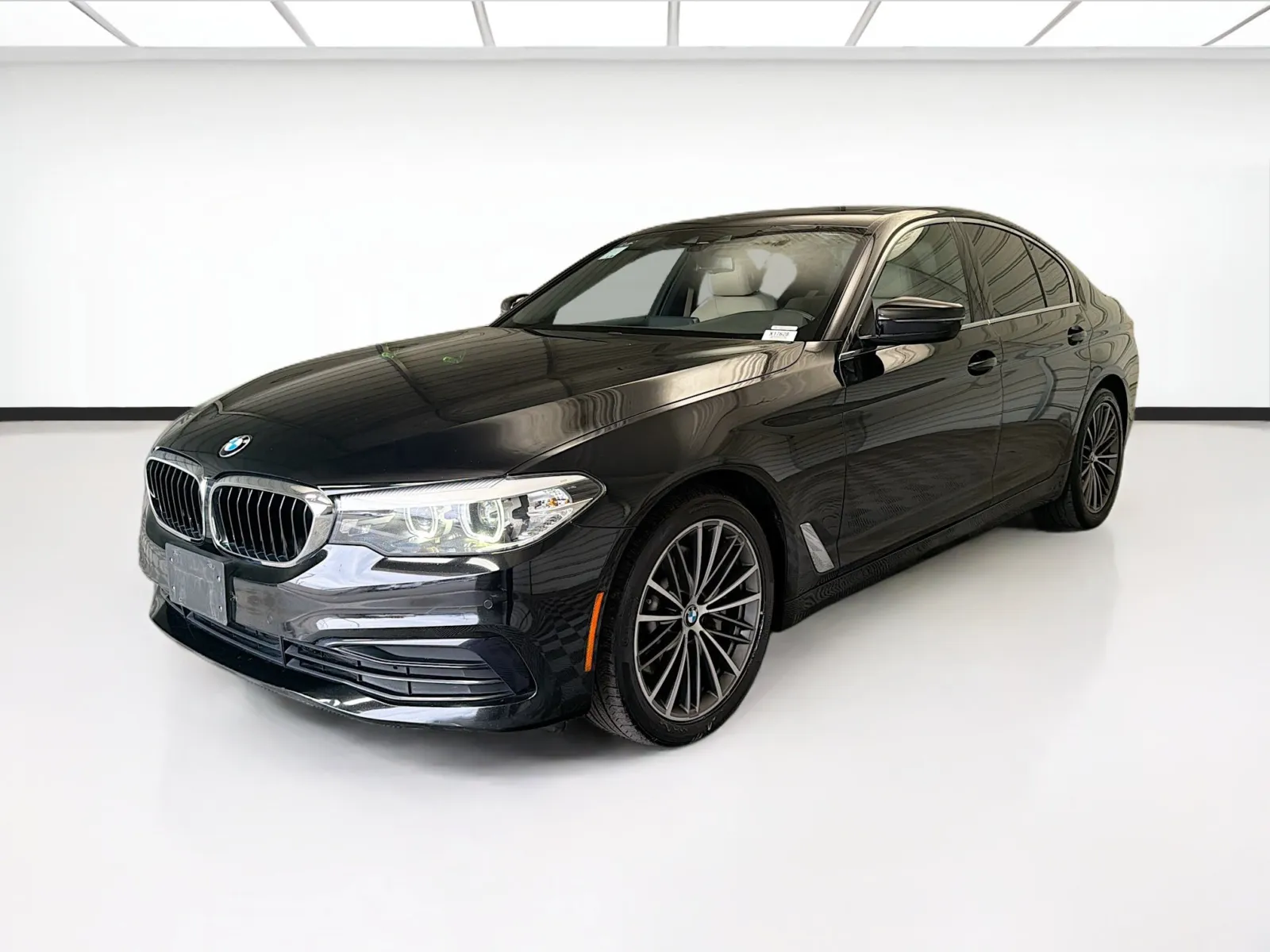 2019 BMW 5 Series 530i Sedan's photo
