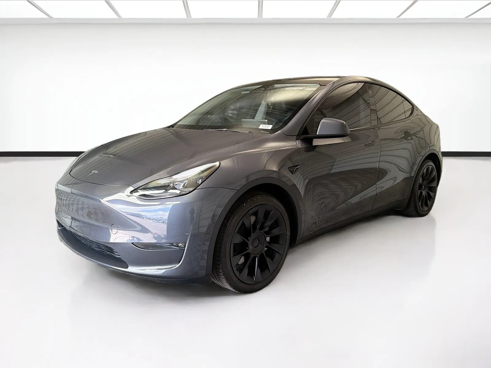 2023 Tesla Model Y's photo