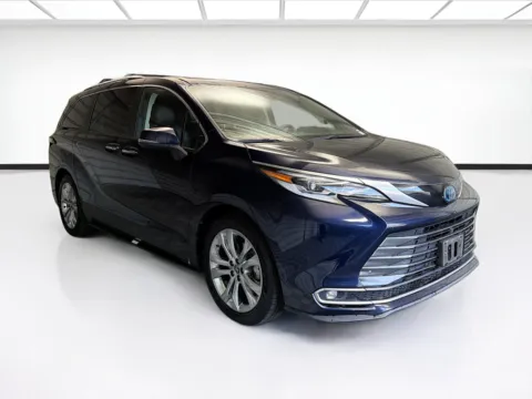 Another view of 2022 Toyota Sienna Platinum 7 Passenger for sale in Montclair, CA at STG Montclair