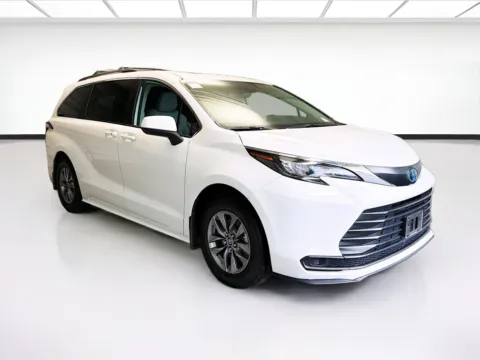 Another view of 2024 Toyota Sienna LE 8 Passenger for sale in Montclair, CA at STG Montclair