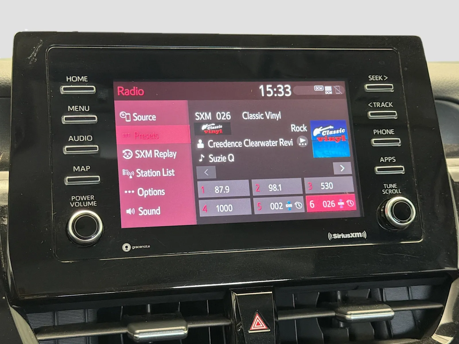 Toyota Camry photo 9