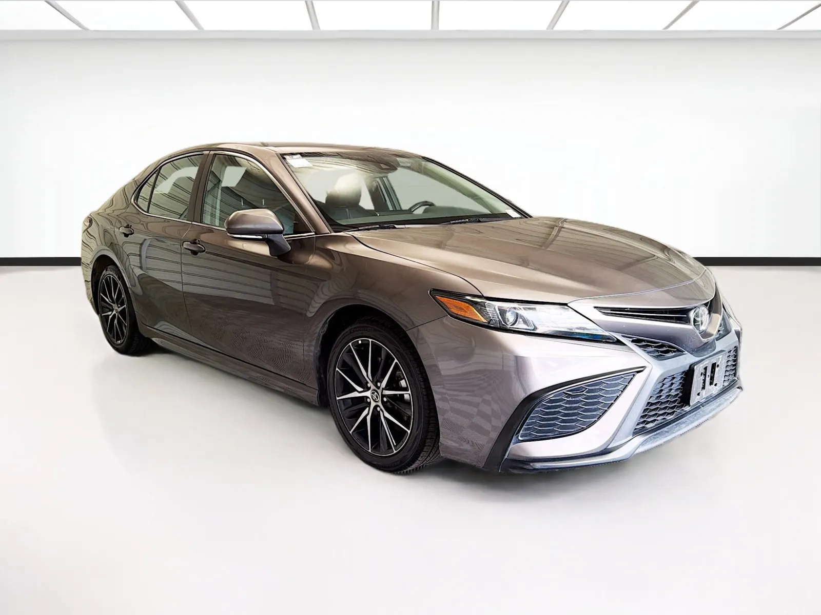 Toyota Camry photo 3