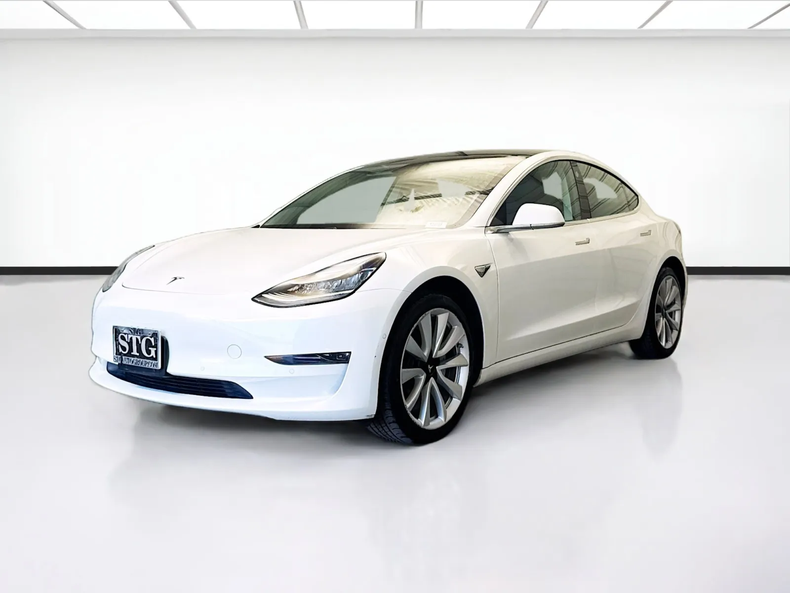 2020 Tesla Model 3 Standard Range Plus's photo