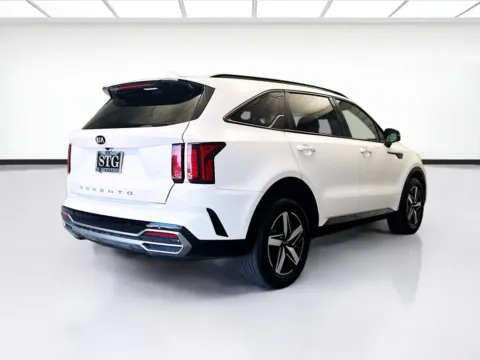 More photos of 2021 Kia Sorento S at STG Montclair, CA