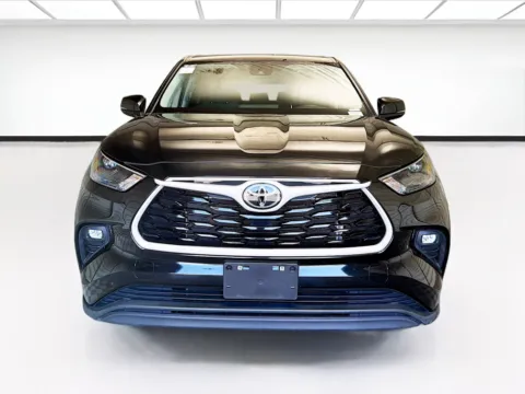 Photos of 2024 Toyota Highlander LE for sale in Montclair, CA at STG Montclair