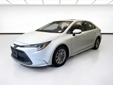 White 2022 Toyota Corolla XLE for sale in Montclair, CA