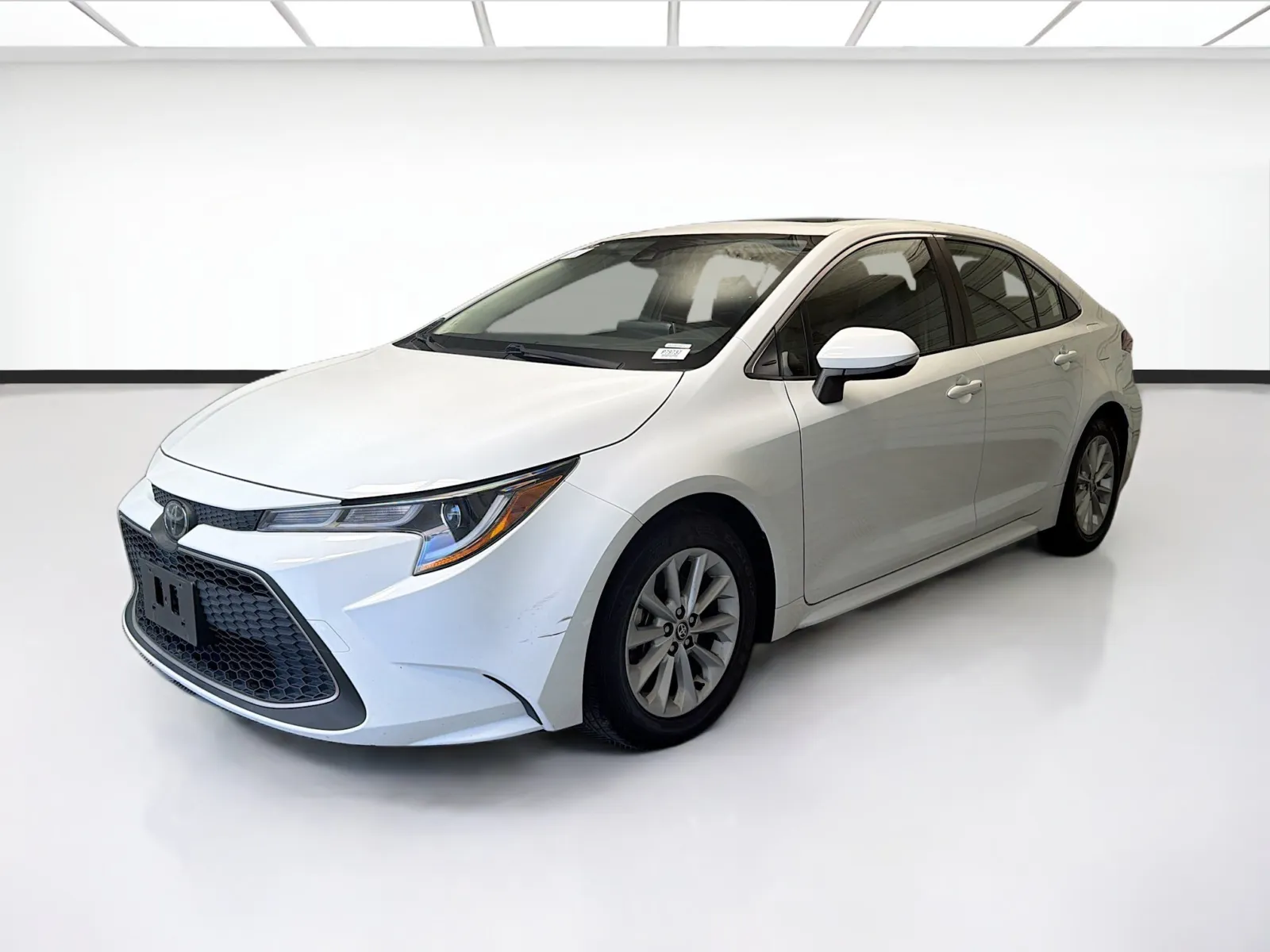 White 2022 Toyota Corolla XLE for sale in Montclair, CA