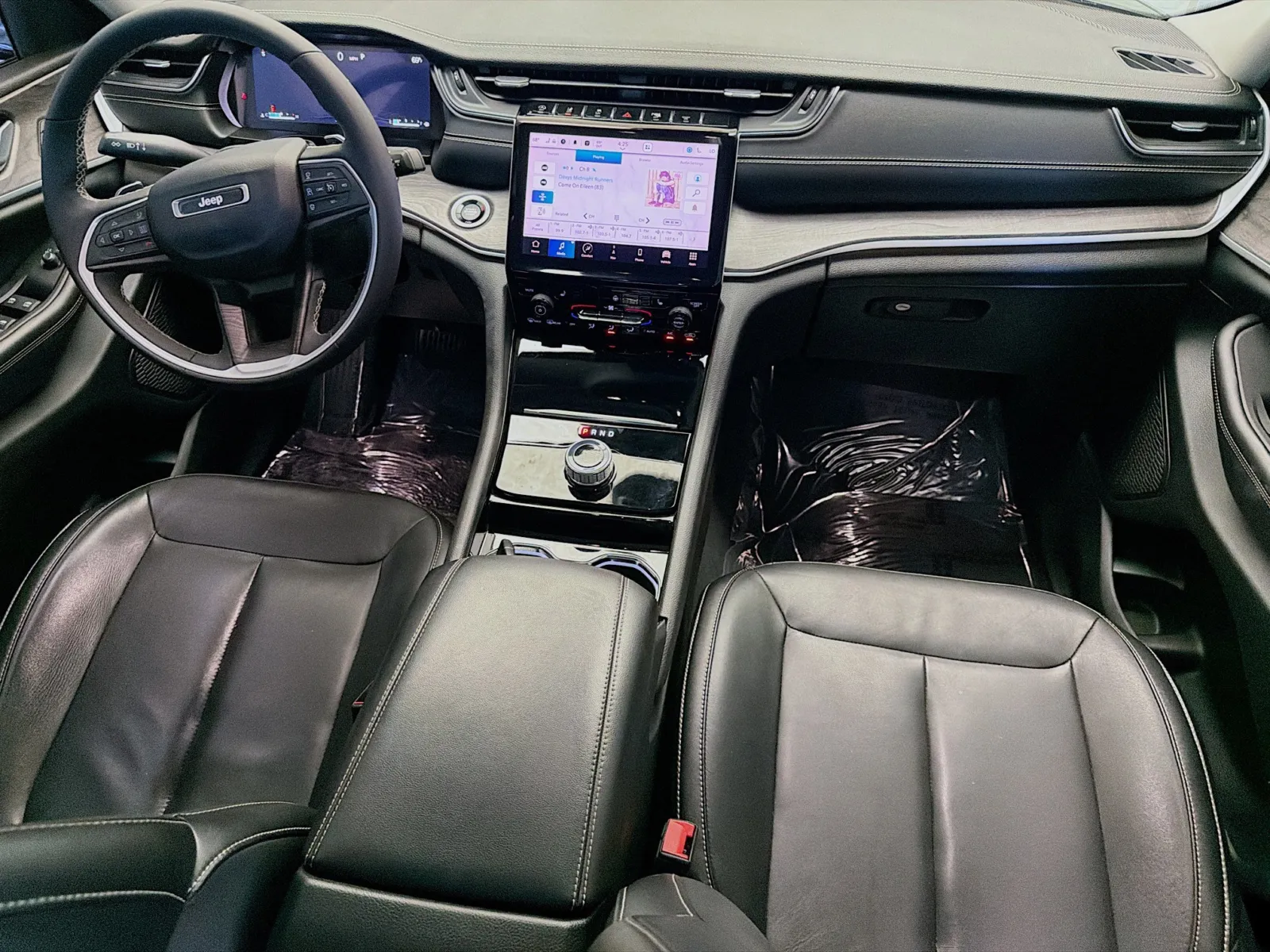 Jeep Grand Cherokee photo 12