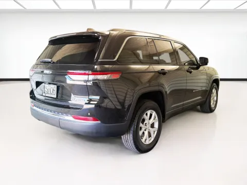 More photos of 2023 Jeep Grand Cherokee Limited at STG Montclair, CA