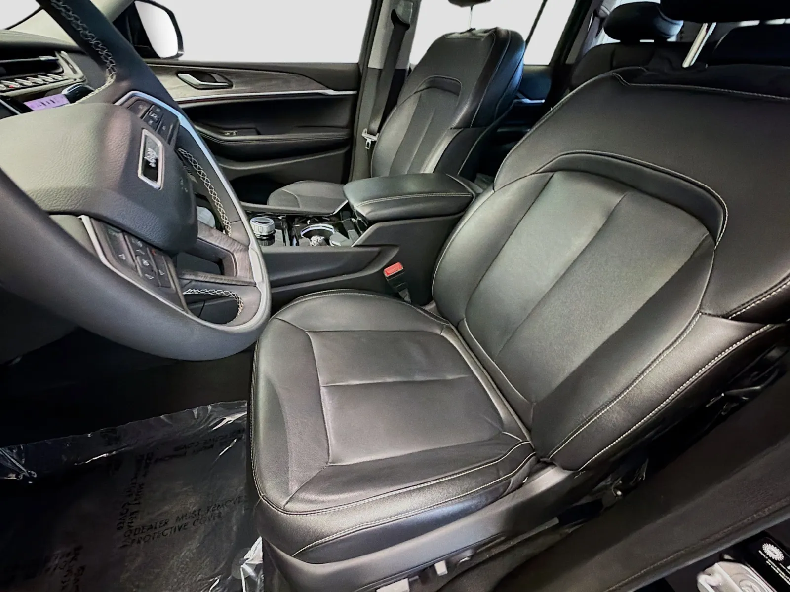 Jeep Grand Cherokee photo 11
