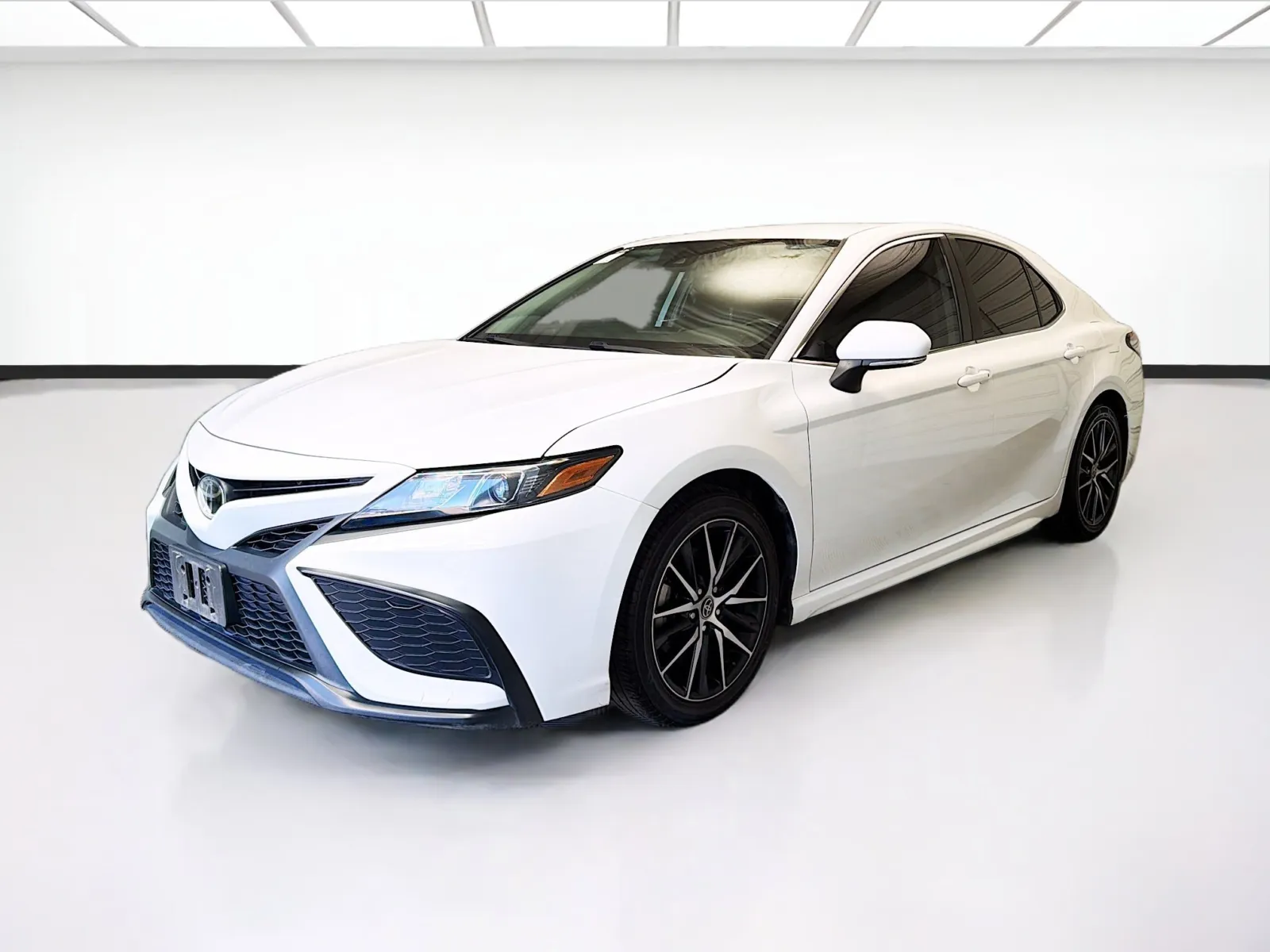 White 2023 Toyota Camry SE for sale in Montclair, CA