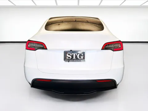 More photos of 2022 Tesla Model Y Long Range at STG Montclair, CA