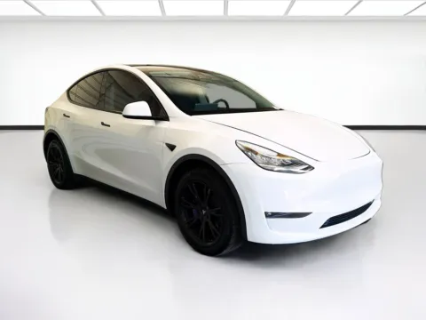 Another view of 2022 Tesla Model Y Long Range for sale in Montclair, CA at STG Montclair