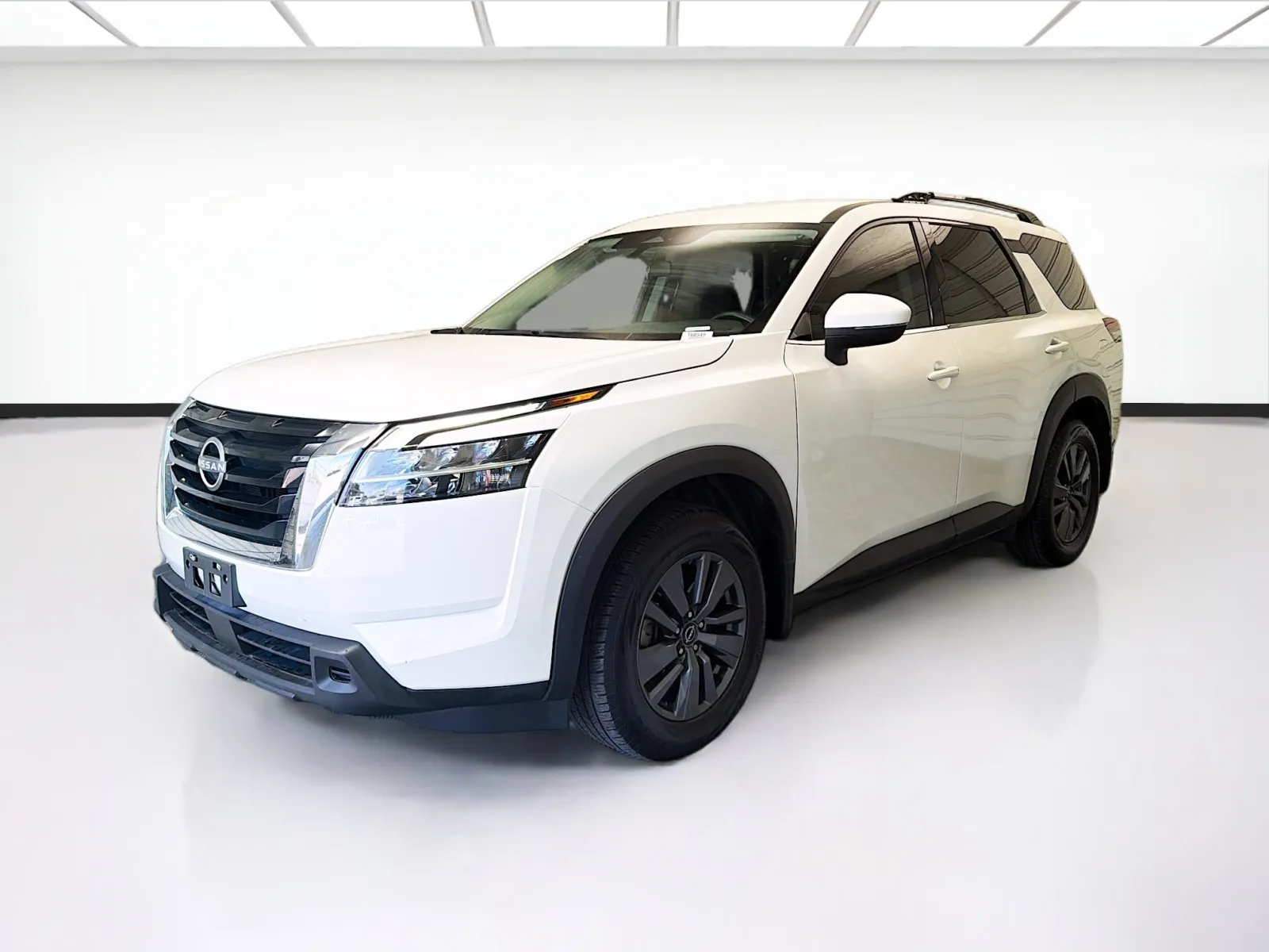 2022 Nissan Pathfinder SV 2WD's photo