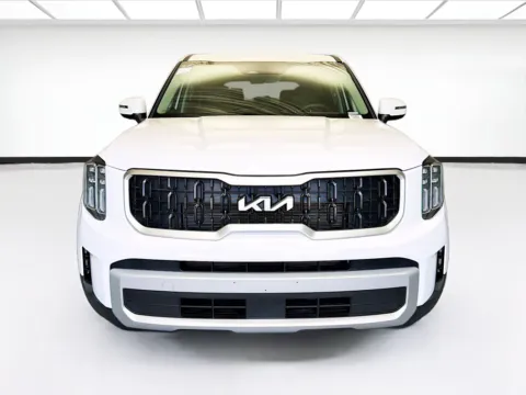 Photos of 2025 Kia Telluride LX for sale in Montclair, CA at STG Montclair