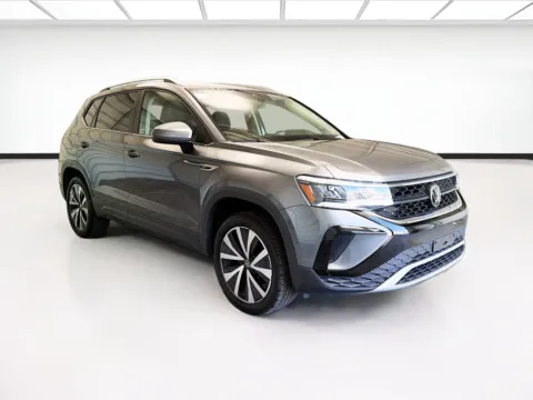 Another view of 2024 Volkswagen Taos 1.5T SE for sale in Montclair, CA at STG Montclair