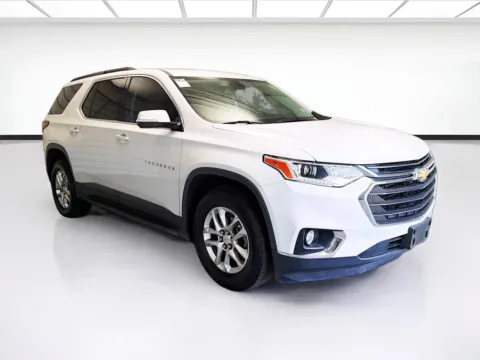 Another view of 2019 Chevrolet Traverse 3LT for sale in Montclair, CA at STG Montclair