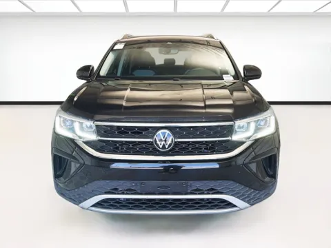 Photos of 2022 Volkswagen Taos 1.5T SEL for sale in Montclair, CA at STG Montclair