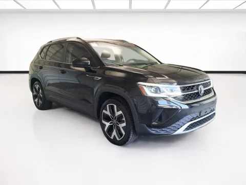 Another view of 2022 Volkswagen Taos 1.5T SEL for sale in Montclair, CA at STG Montclair