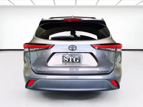 More photos of 2022 Toyota Highlander XLE at STG Montclair, CA