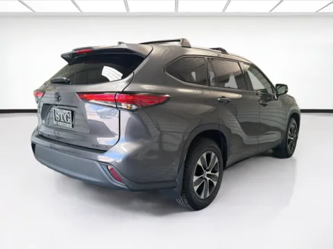 More photos of 2022 Toyota Highlander XLE at STG Montclair, CA