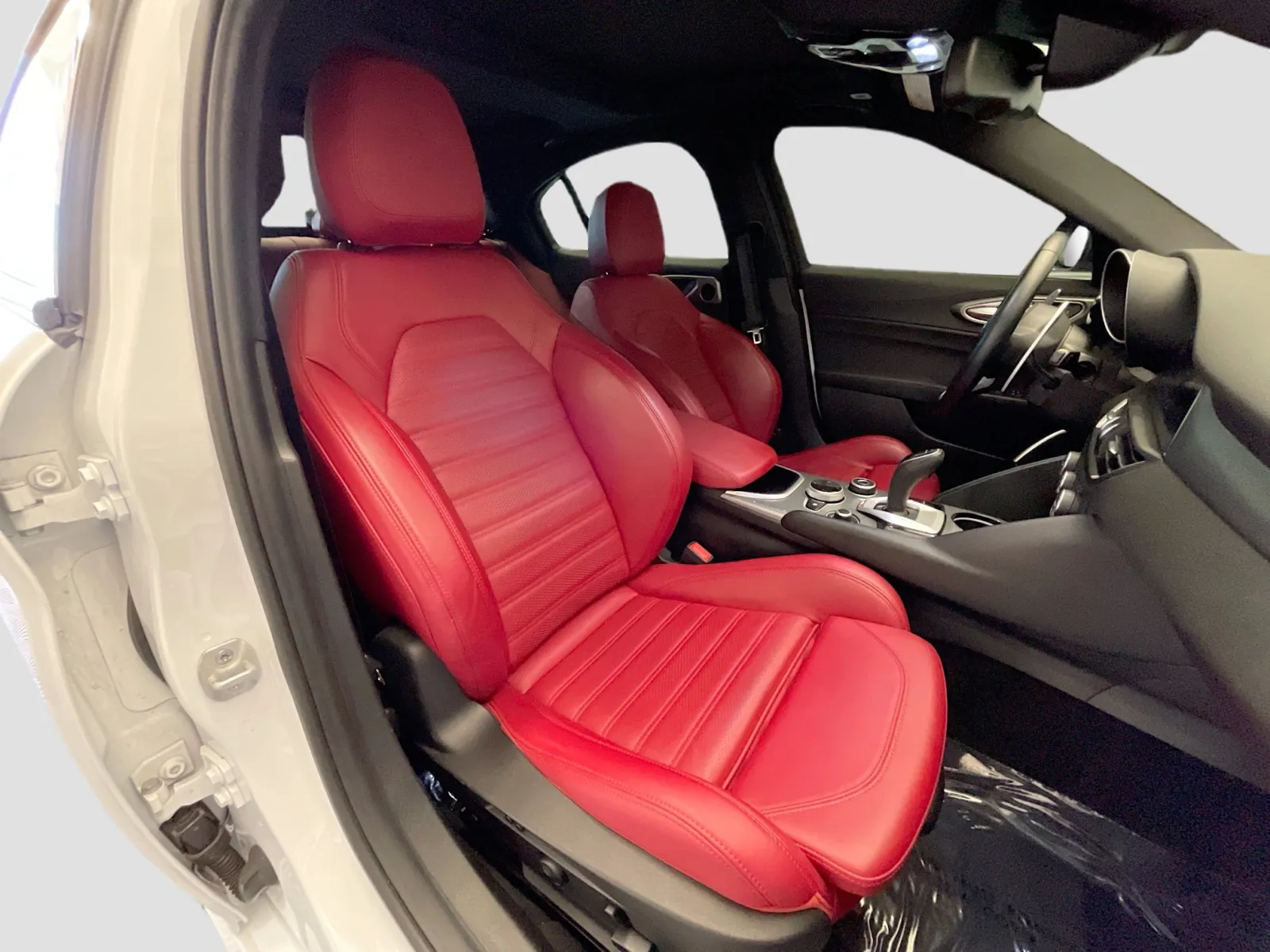 Alfa Romeo Giulia photo 19