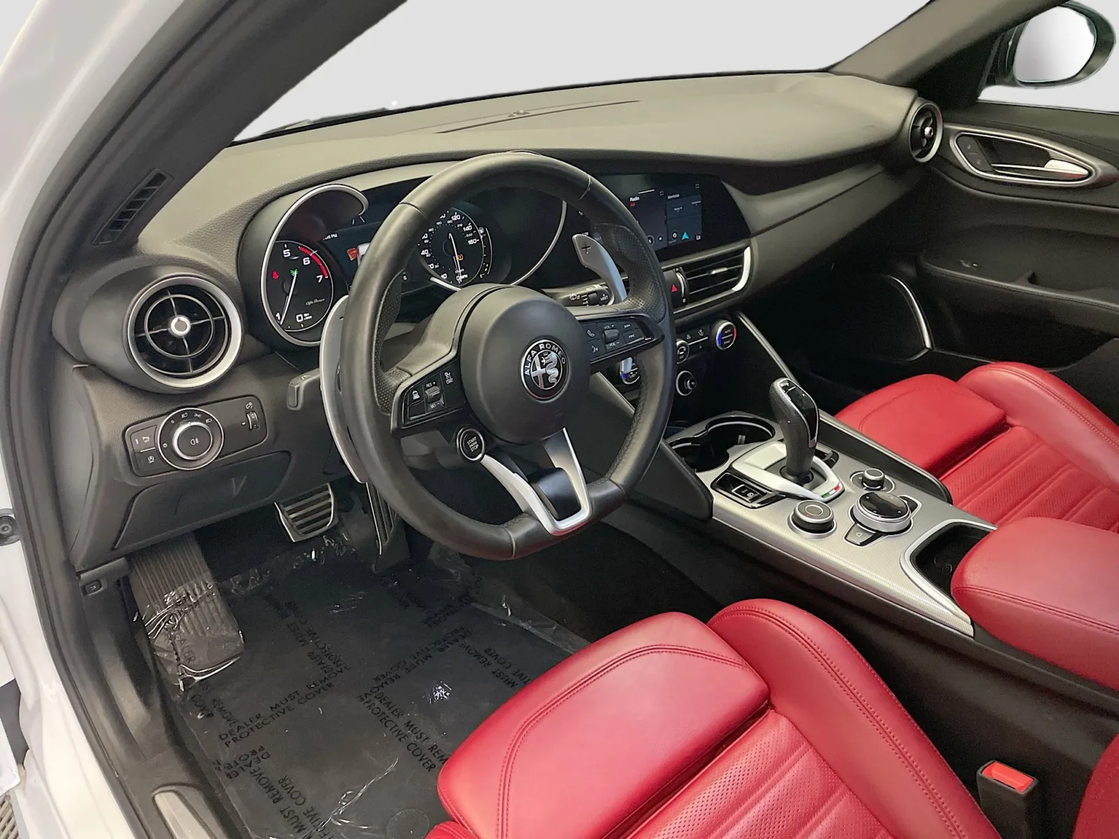 Alfa Romeo Giulia photo 7