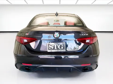 More photos of 2022 Alfa Romeo Giulia Veloce at STG Montclair, CA