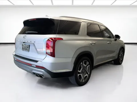 More photos of 2023 Hyundai Palisade Limited at STG Montclair, CA