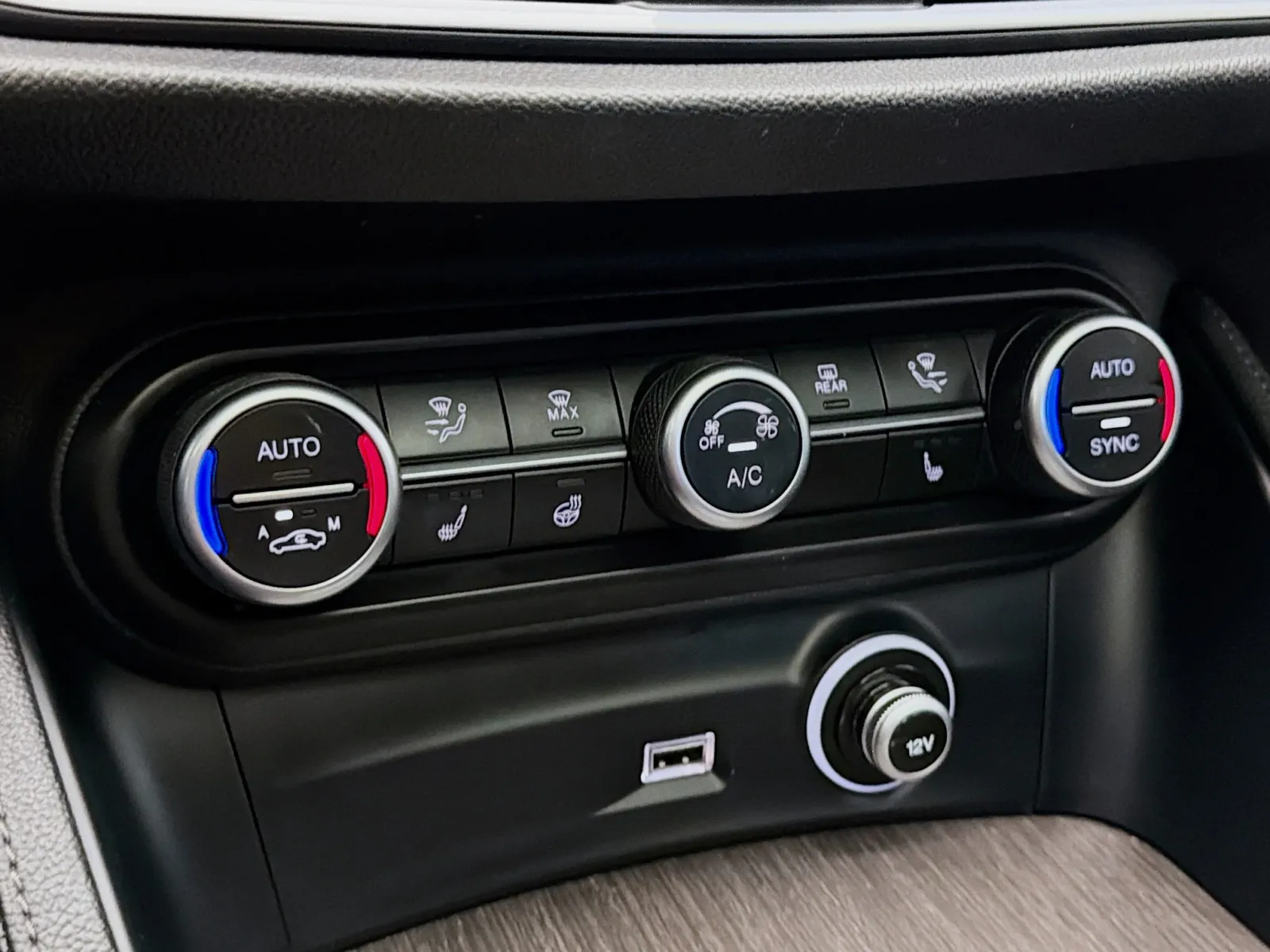 Alfa Romeo Stelvio photo 10
