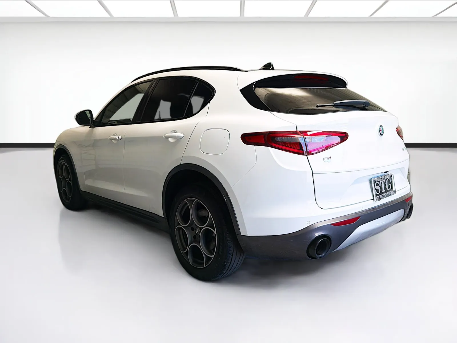 Alfa Romeo Stelvio photo 6