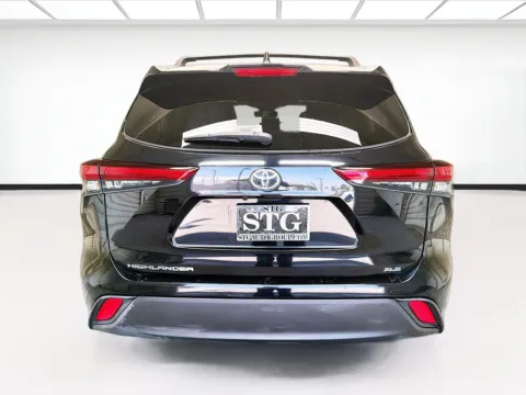 More photos of 2020 Toyota Highlander XLE at STG Montclair, CA