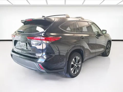 More photos of 2020 Toyota Highlander XLE at STG Montclair, CA