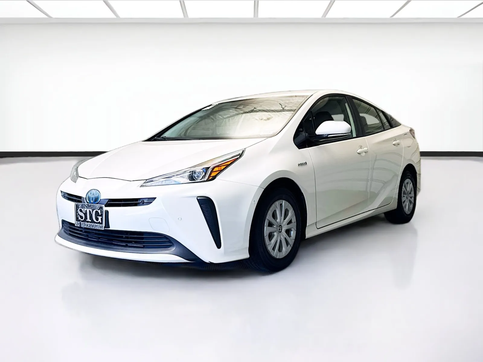 White 2020 Toyota Prius LE for sale in Montclair, CA