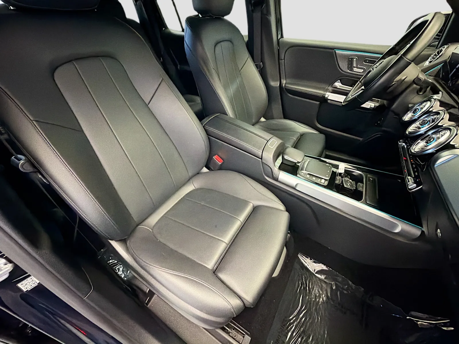 Mercedes-Benz GLB photo 15