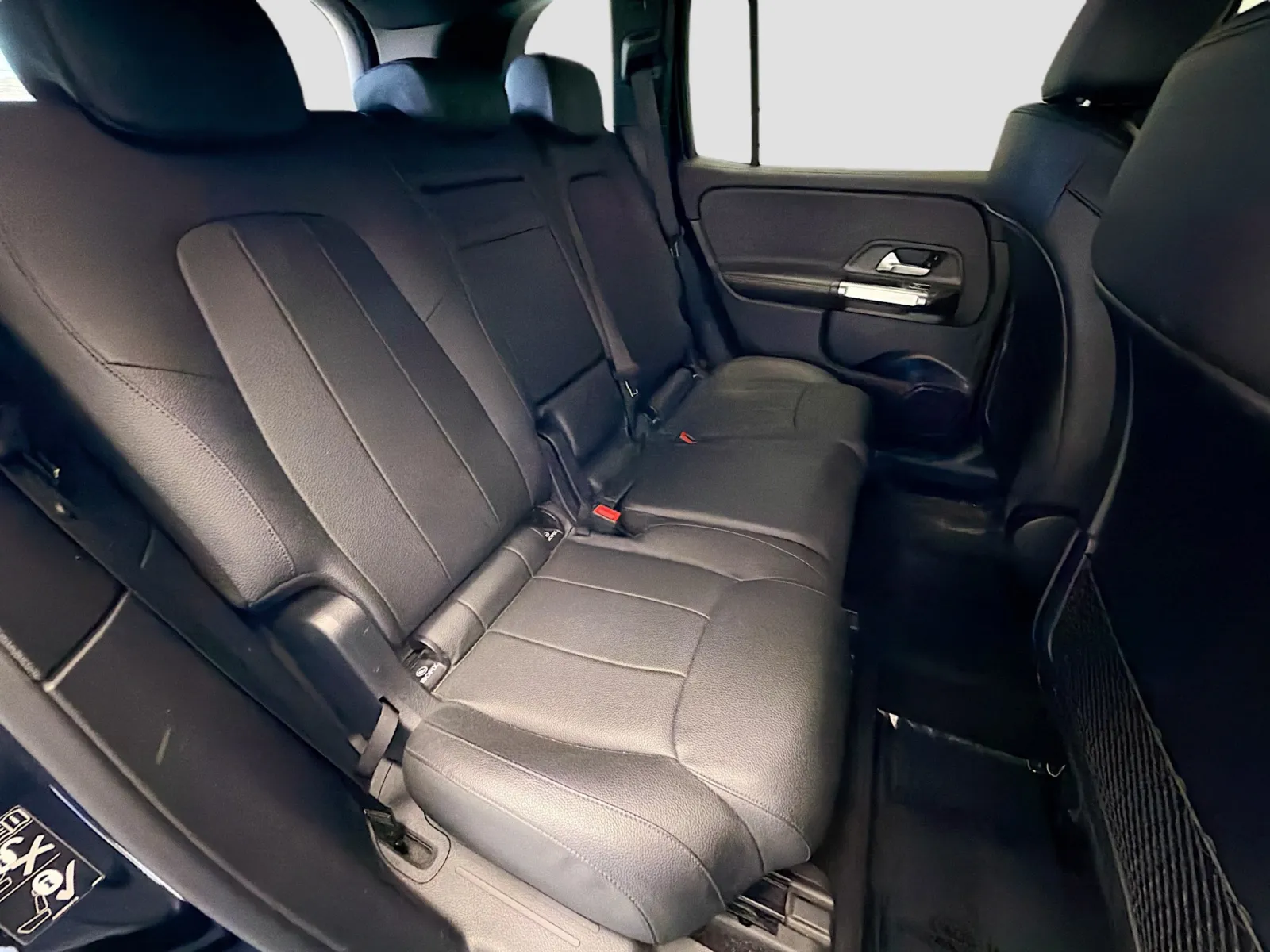 Mercedes-Benz GLB photo 14